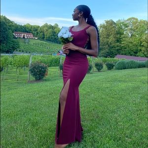 sleeveless burgundy floorlength dress